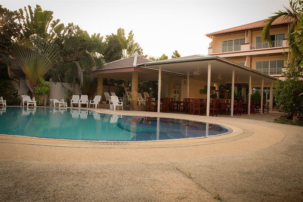Jungle Resort Джомтиен Бийч Екстериор снимка