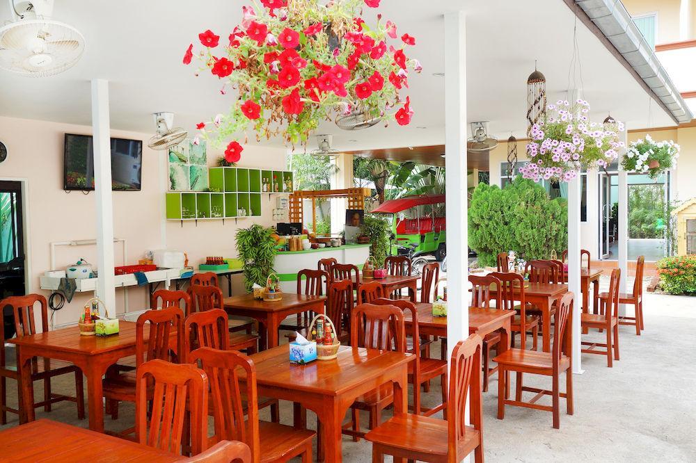 Jungle Resort Джомтиен Бийч Екстериор снимка