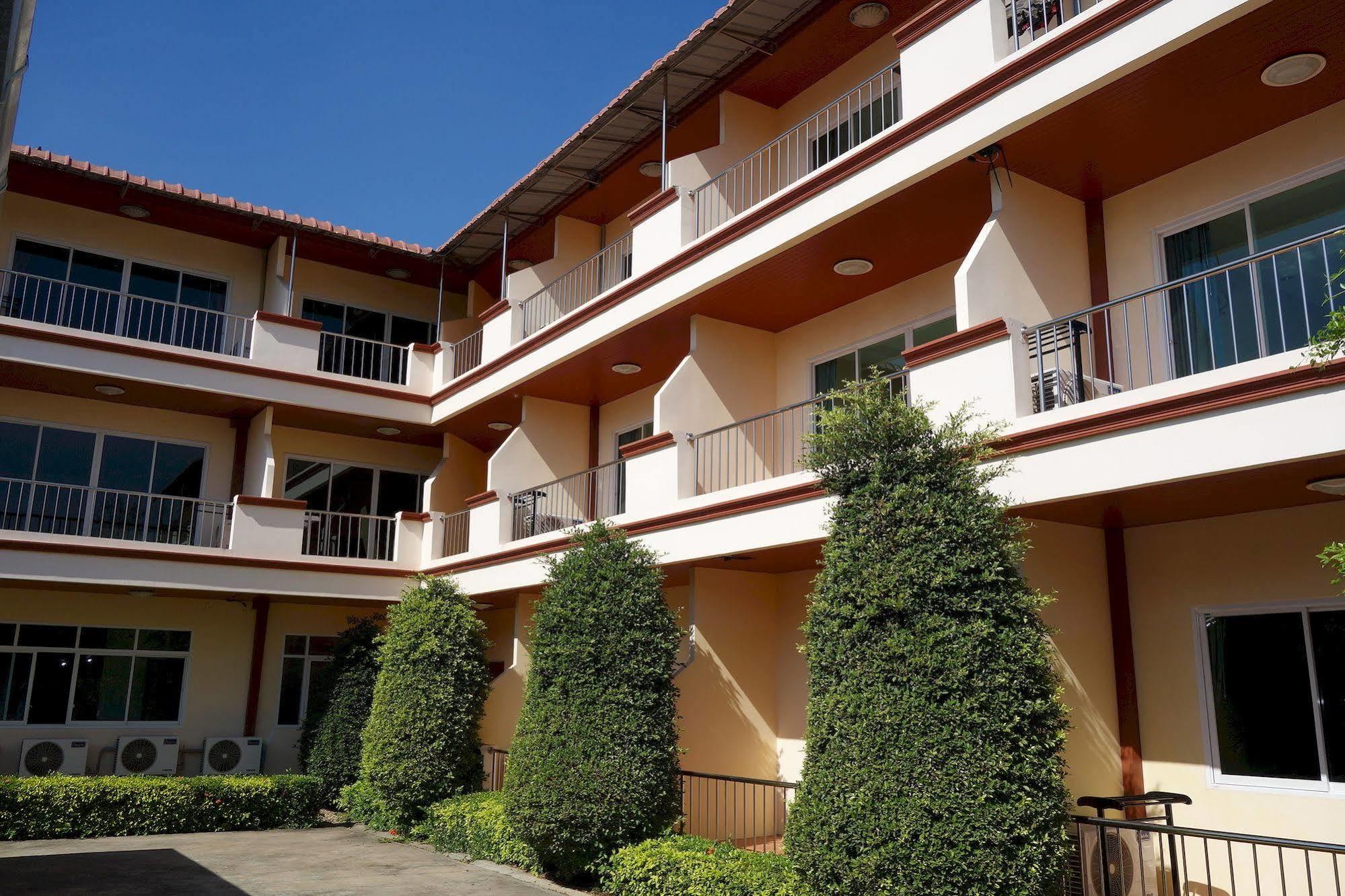 Jungle Resort Джомтиен Бийч Екстериор снимка