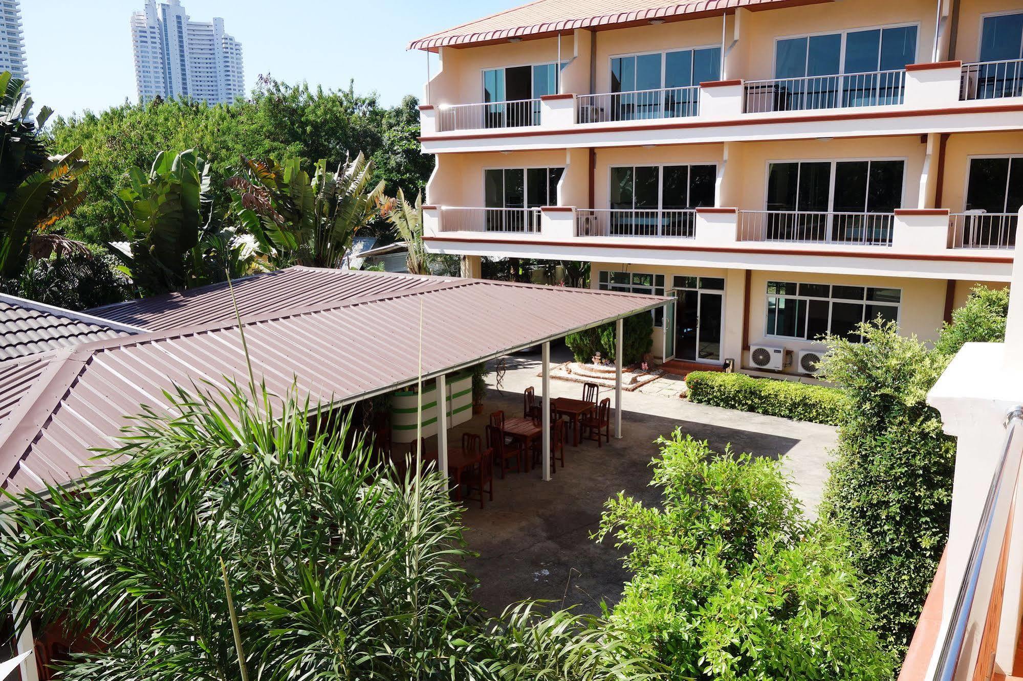 Jungle Resort Джомтиен Бийч Екстериор снимка