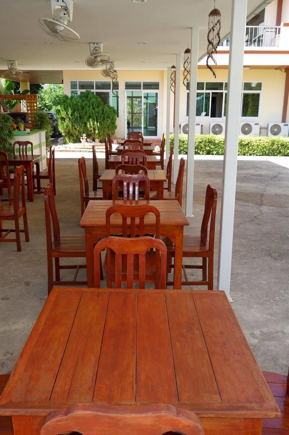 Jungle Resort Джомтиен Бийч Екстериор снимка