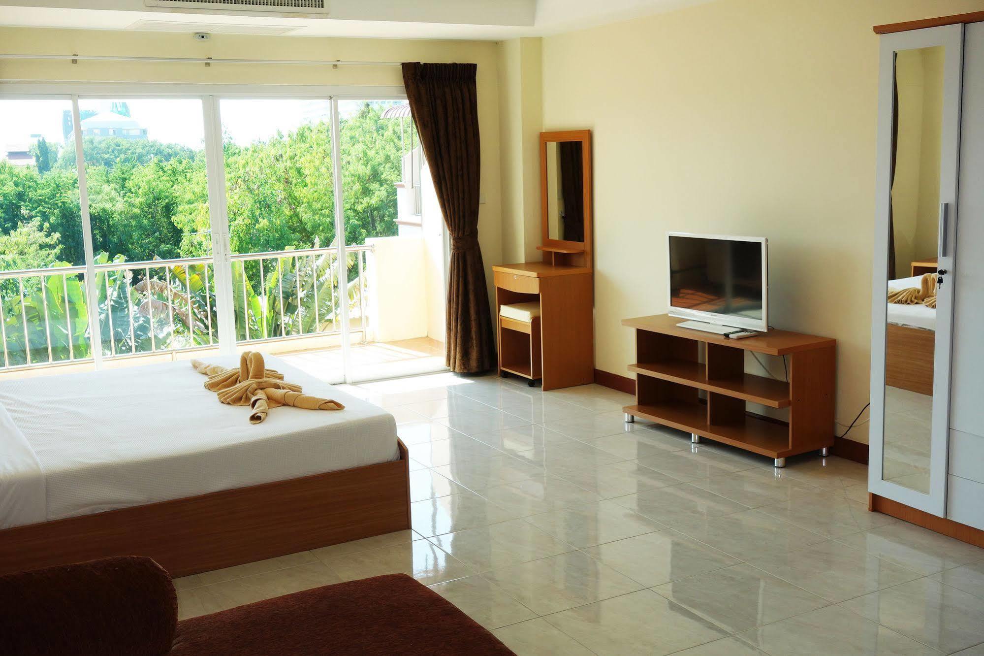 Jungle Resort Джомтиен Бийч Екстериор снимка