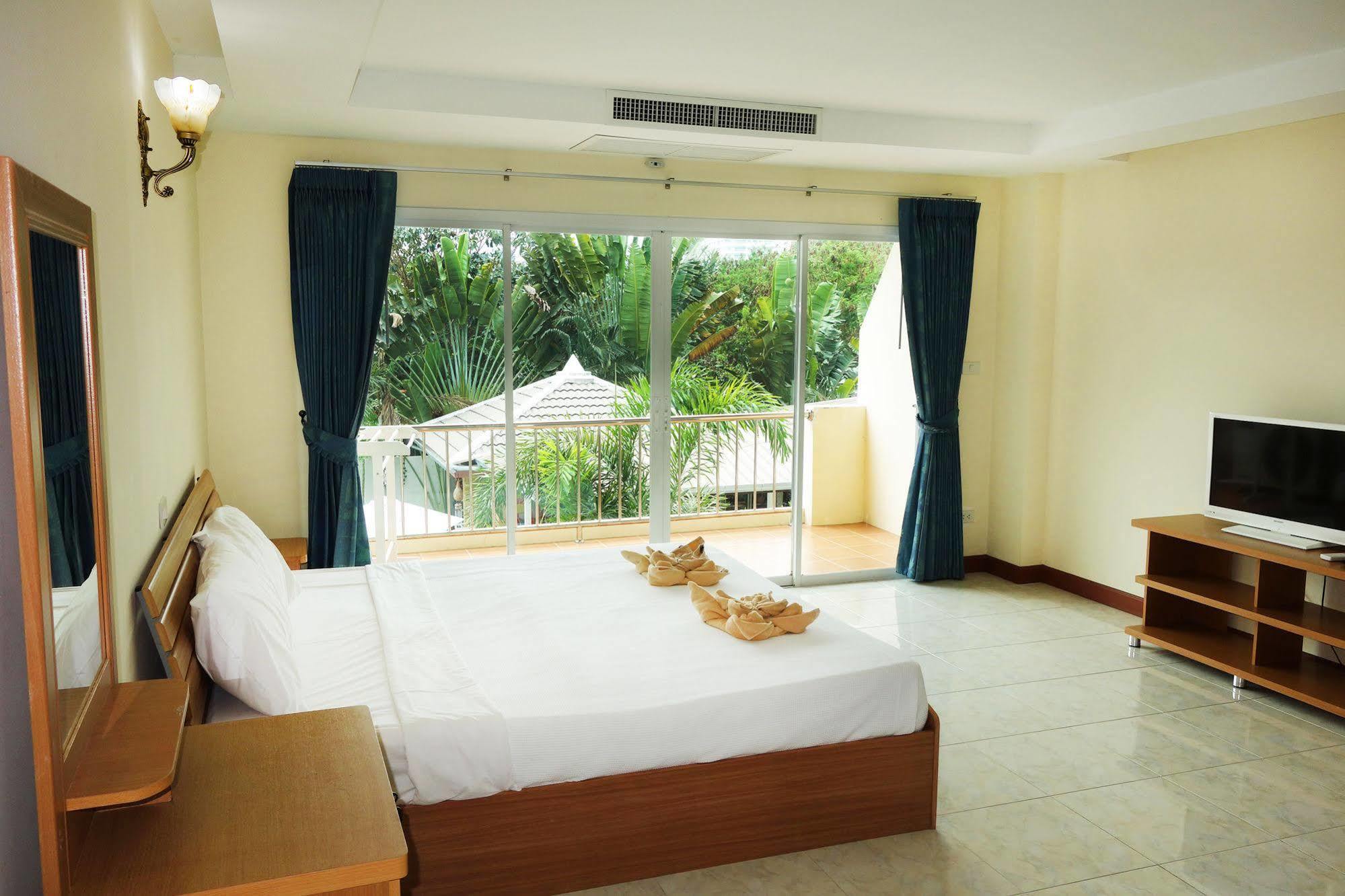 Jungle Resort Джомтиен Бийч Екстериор снимка