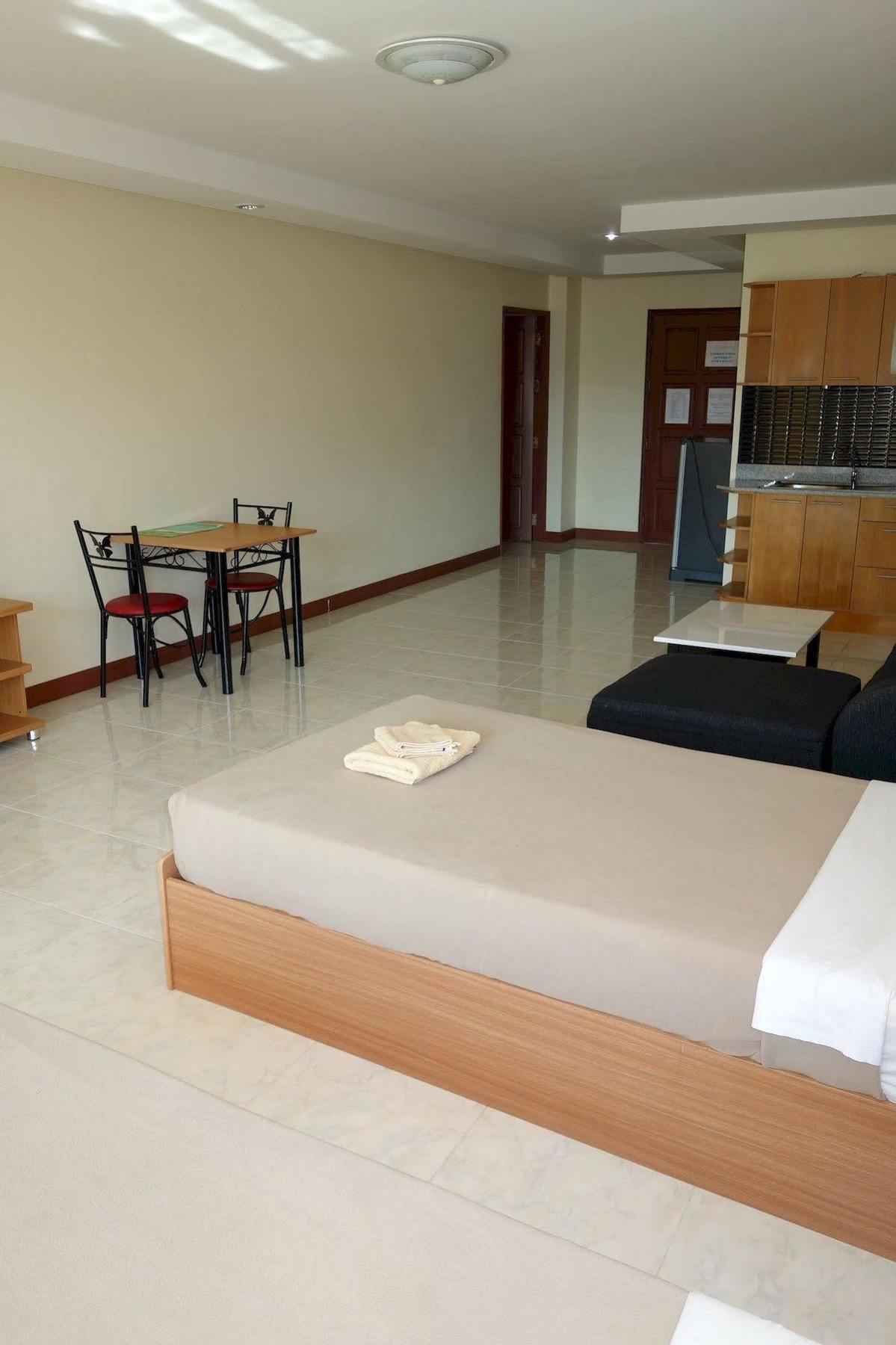 Jungle Resort Джомтиен Бийч Екстериор снимка