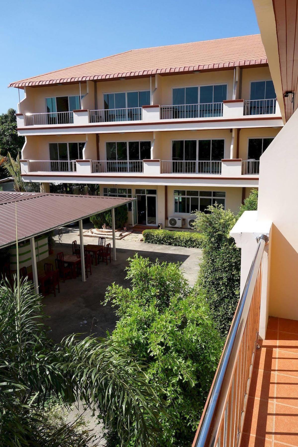 Jungle Resort Джомтиен Бийч Екстериор снимка